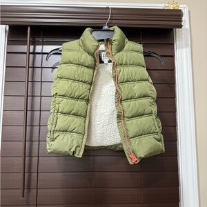 GAP Kids Green Puffer Vest size S‎ Regular